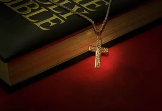 14K Gold Cross Pendants: A Modern Man’s Guide to Symbolic Jewelry