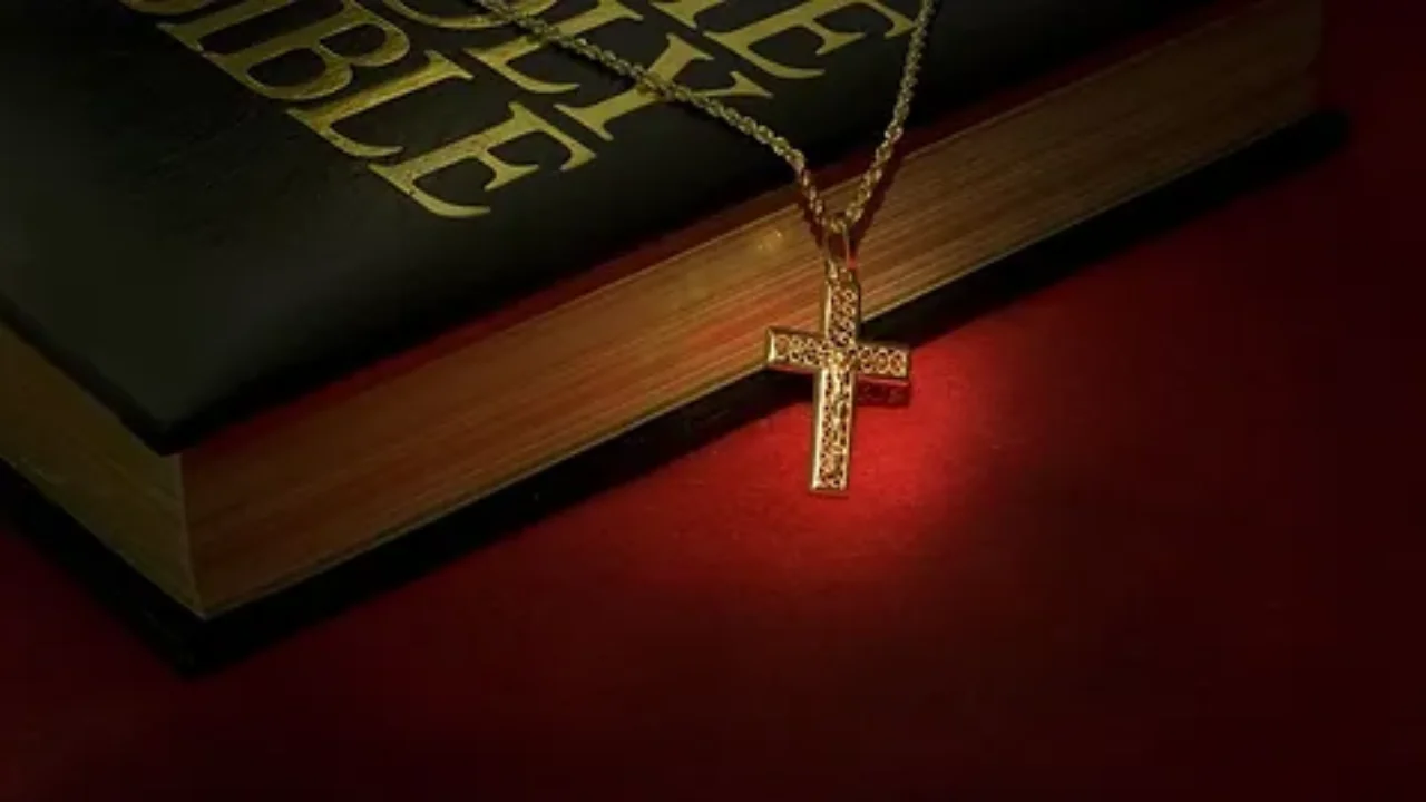 14K Gold Cross Pendants: A Modern Man’s Guide to Symbolic Jewelry